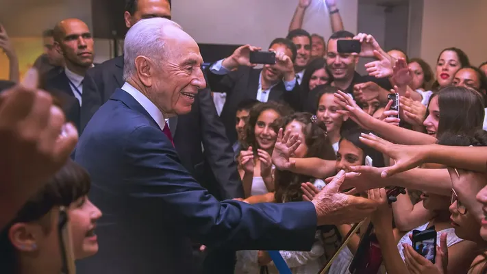 Không ngừng ước mơ: Cuộc đời và di sản của Shimon Peres Không ngừng ước mơ: Cuộc đời và di sản của Shimon Peres